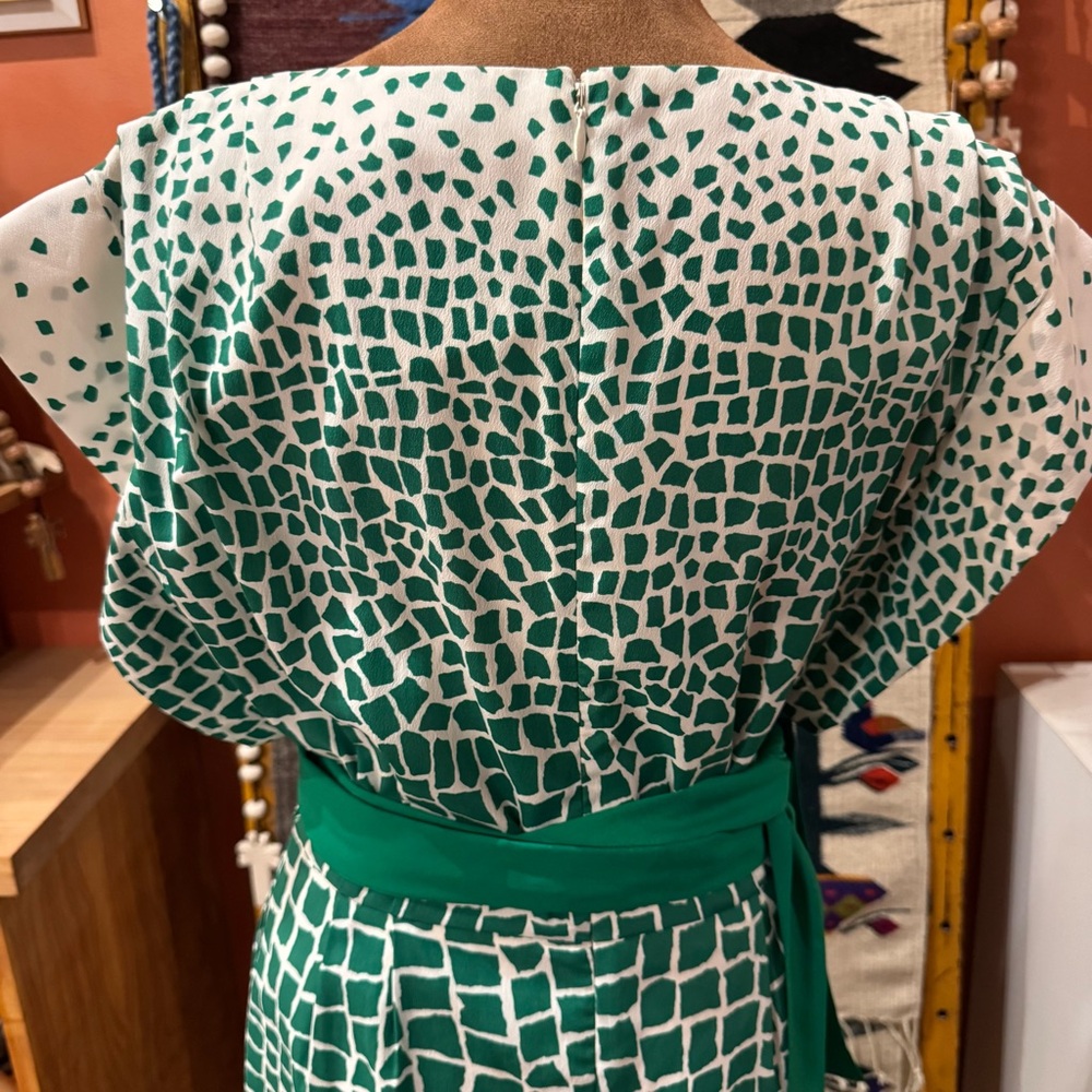 Chic Green Patterned Mini Dress - image 5